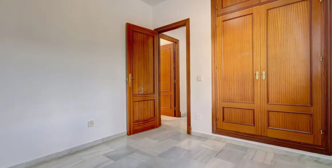 Продажа таунхауса в Elviria 19