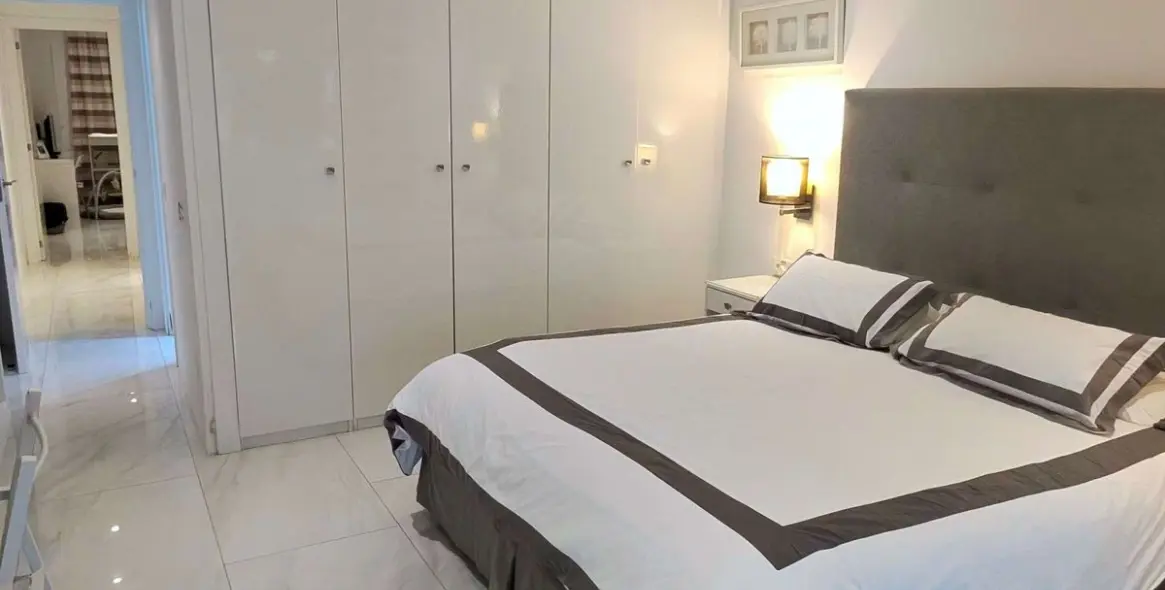 Продажа апартаментов на первом этаже в Puerto Banús 12