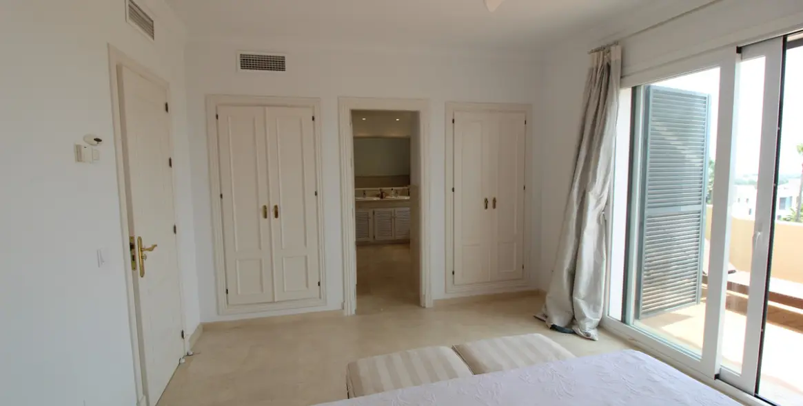 Продажа таунхауса в Benahavís 15