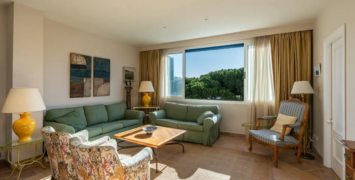 Продажа апартаментов на среднем этаже в Marbella 3