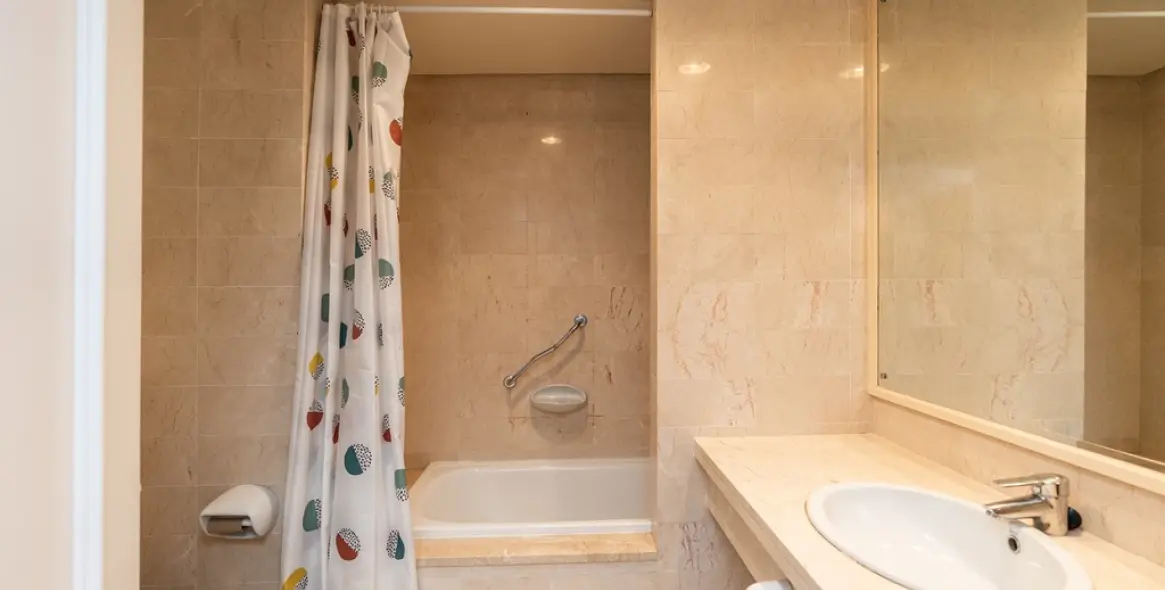 Продажа апартаментов на среднем этаже в Marbella 10