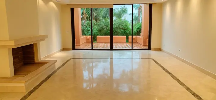 Venta de apartamento en planta baja en Nueva Andalucía 1