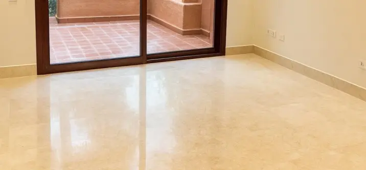 Venta de apartamento en planta baja en Nueva Andalucía 2