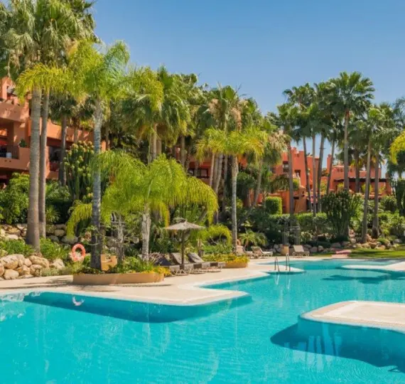 Venta de apartamento en planta baja en Nueva Andalucía