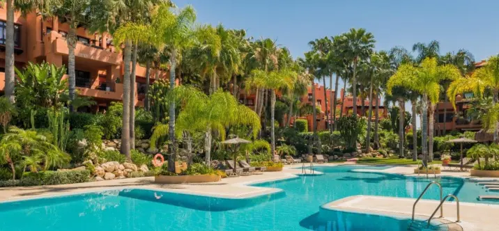 Venta de apartamento en planta baja en Nueva Andalucía 3