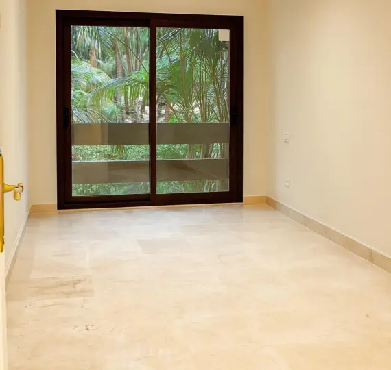 Venta de apartamento en planta baja en Nueva Andalucía