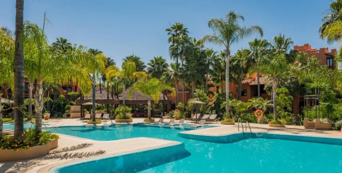 Продажа апартаментов на первом этаже в Nueva Andalucía 6