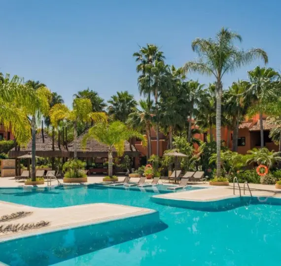 Venta de apartamento en planta baja en Nueva Andalucía