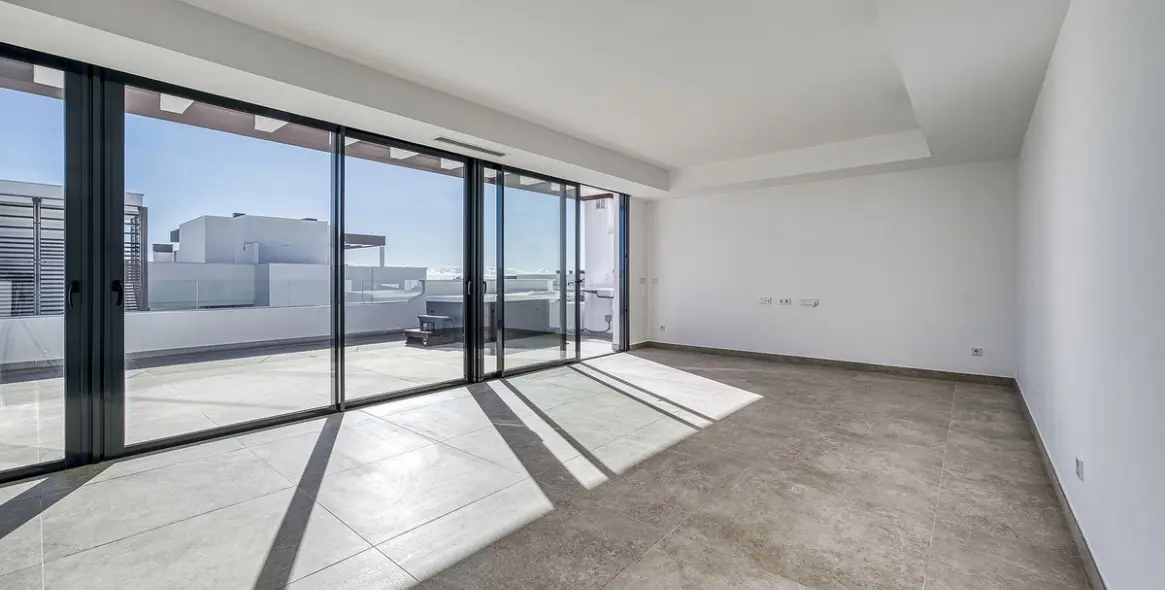 Sale of penthouse in Cancelada 17