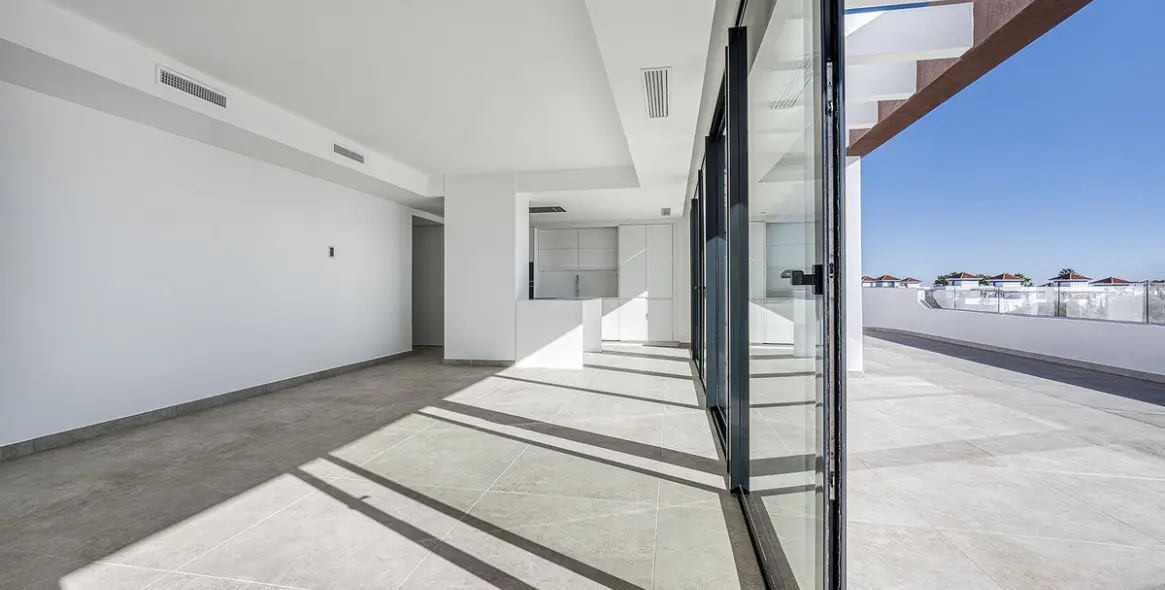 Sale of penthouse in Cancelada 18