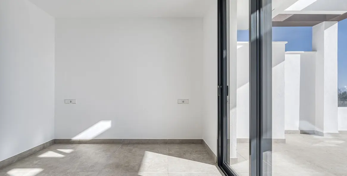 Sale of penthouse in Cancelada 22