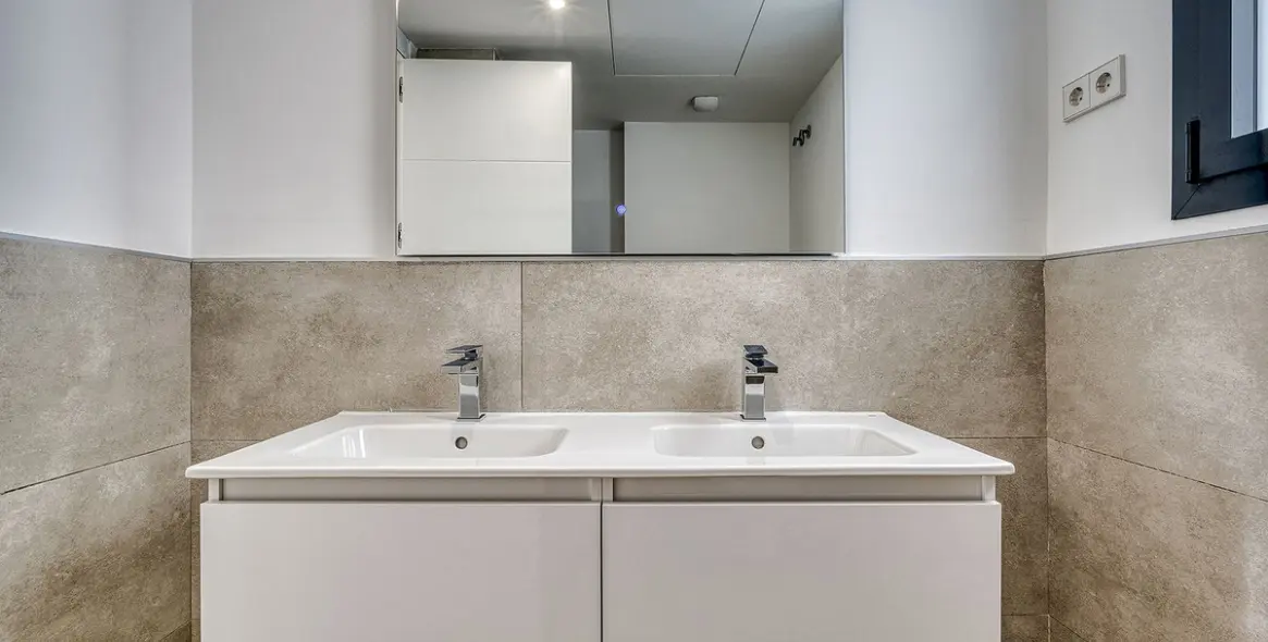 Sale of penthouse in Cancelada 25