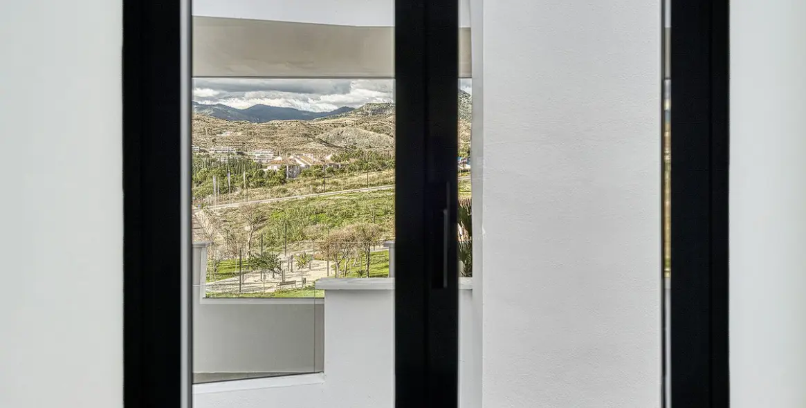 Sale of penthouse in Cancelada 32