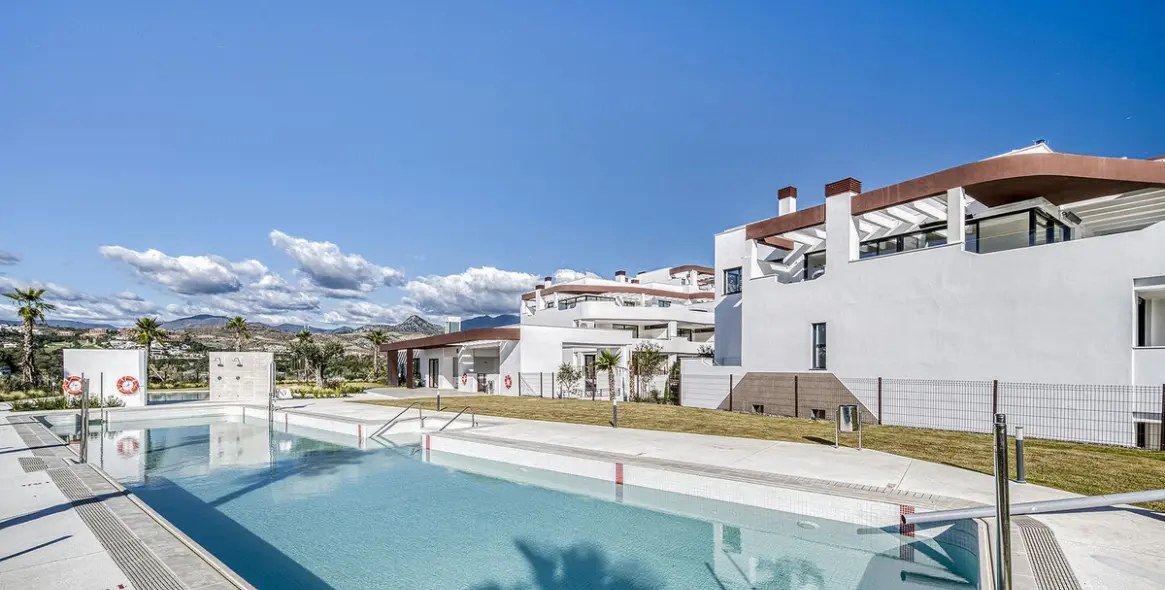 Sale of penthouse in Cancelada 39