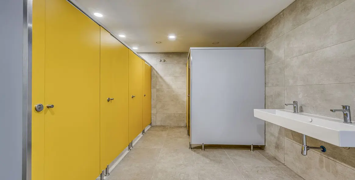 Sale of penthouse in Cancelada 43