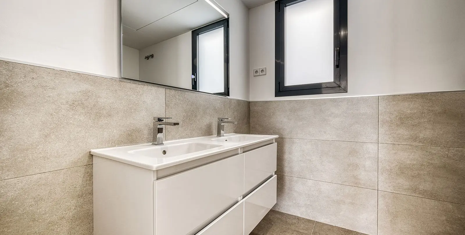 Sale of penthouse in Cancelada 26