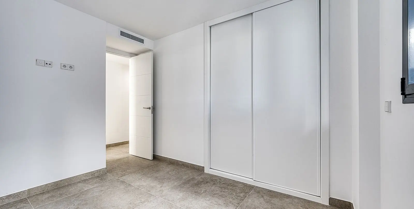 Sale of penthouse in Cancelada 29