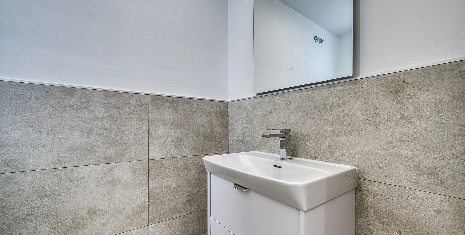 Sale of penthouse in Cancelada 34