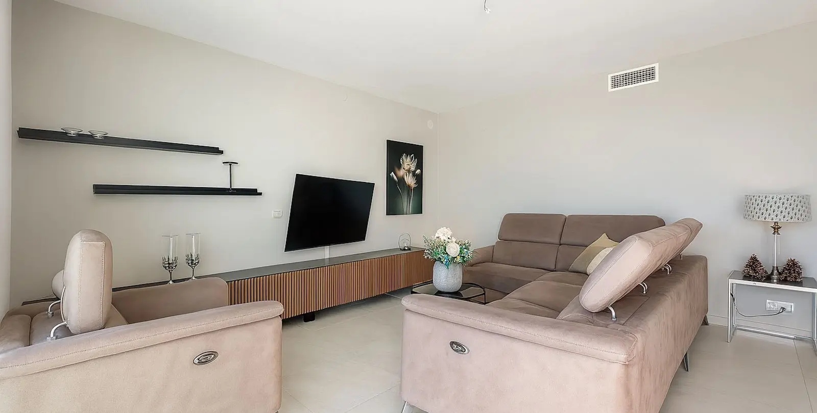 Sale of detached villa in La Cala de Mijas 17