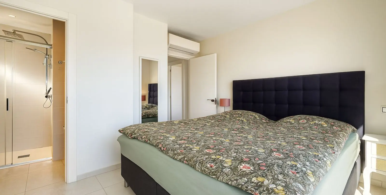 Sale of detached villa in La Cala de Mijas 38
