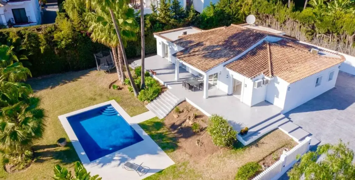 Продажа  отдельно стоящей виллы в Atalaya 1