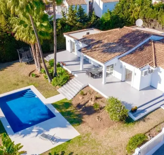 Продажа  отдельно стоящей виллы в Atalaya