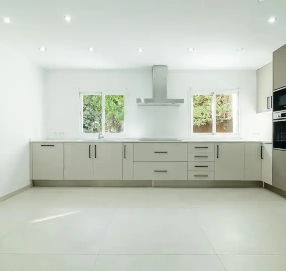 Продажа  отдельно стоящей виллы в Atalaya