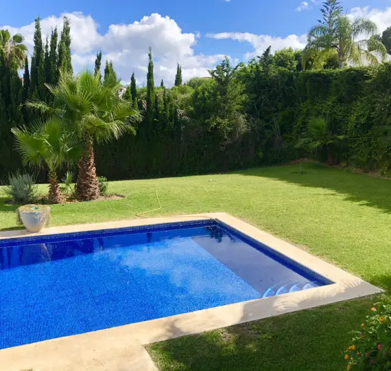 Продажа  отдельно стоящей виллы в Atalaya