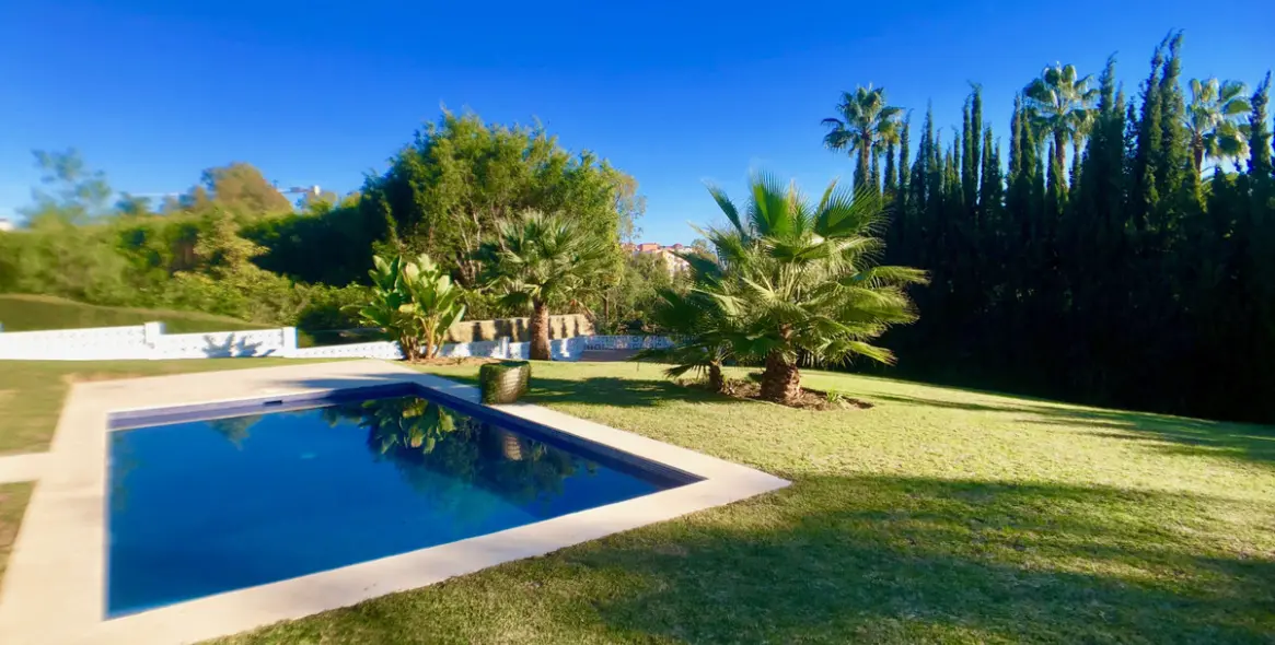 Продажа  отдельно стоящей виллы в Atalaya 6