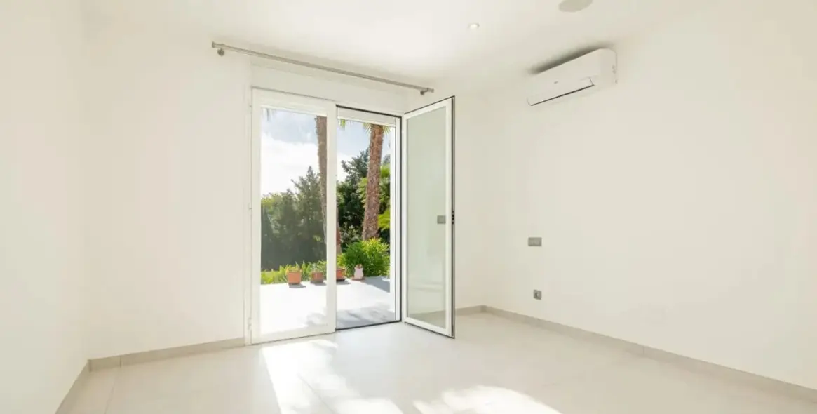 Продажа  отдельно стоящей виллы в Atalaya 17