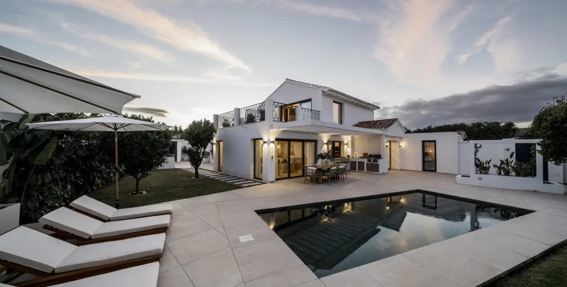 Venta de villa independiente en San Pedro de Alcántara 2