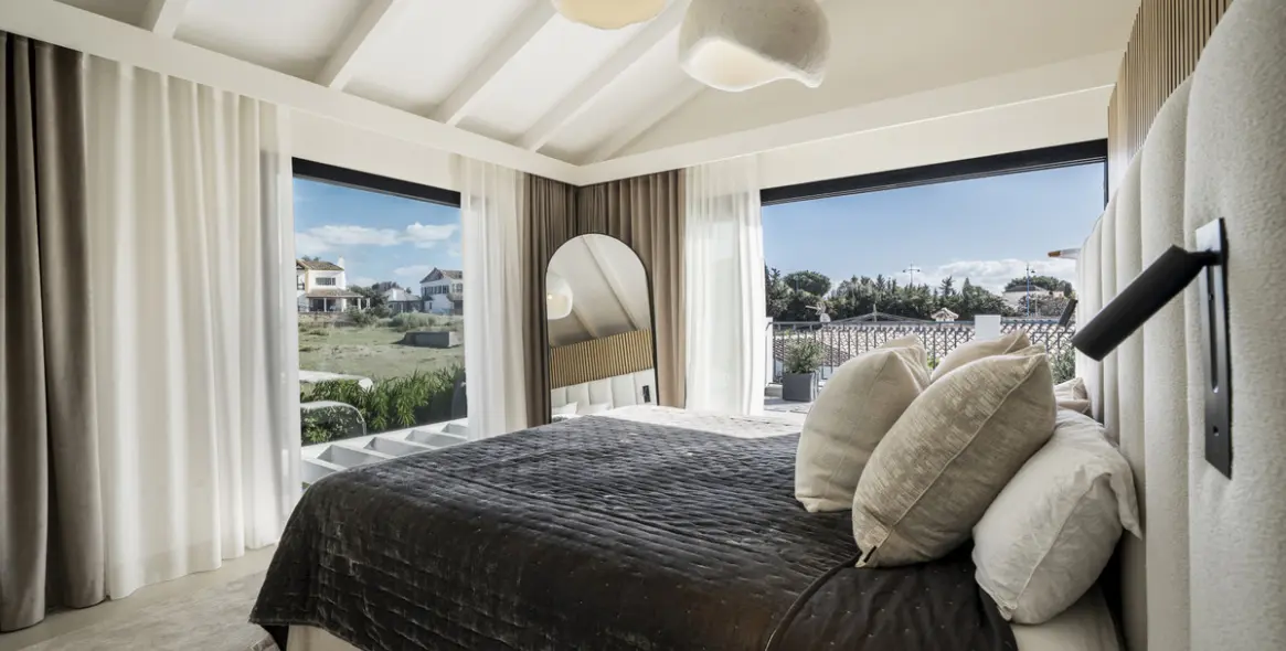 Venta de villa independiente en San Pedro de Alcántara 15