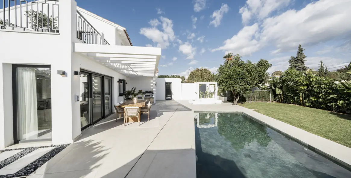 Продажа  отдельно стоящей виллы в San Pedro de Alcántara 24