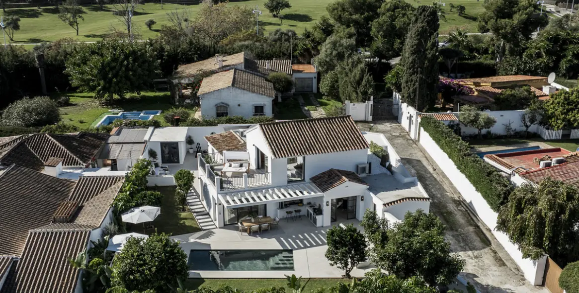 Продажа  отдельно стоящей виллы в San Pedro de Alcántara 32