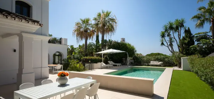 Продажа  отдельно стоящей виллы в Marbesa 1