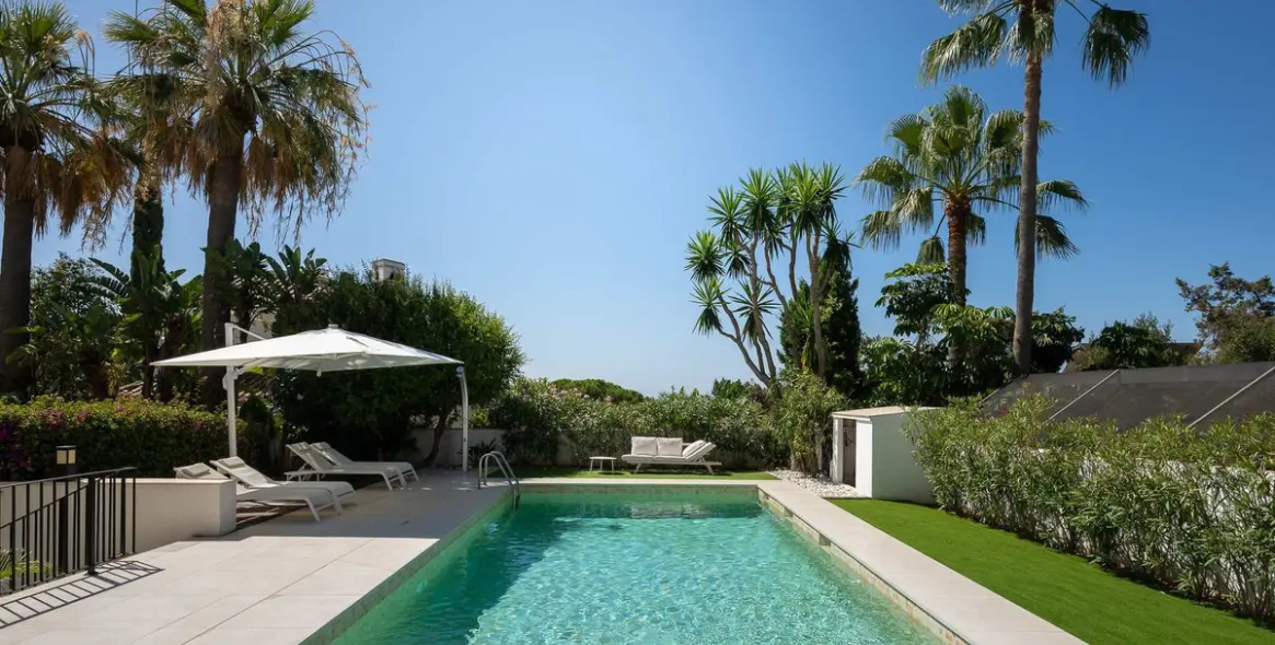 Sale of detached villa in Marbesa 3