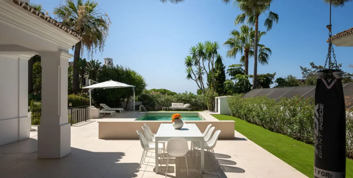 Sale of detached villa in Marbesa 4