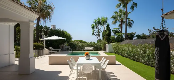 Продажа  отдельно стоящей виллы в Marbesa 3