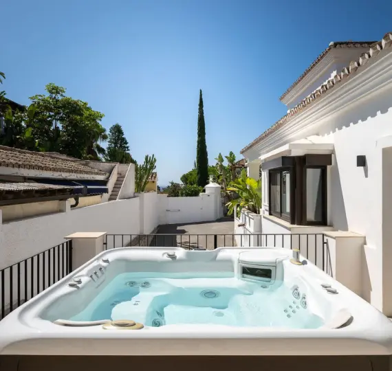 Продажа  отдельно стоящей виллы в Marbesa