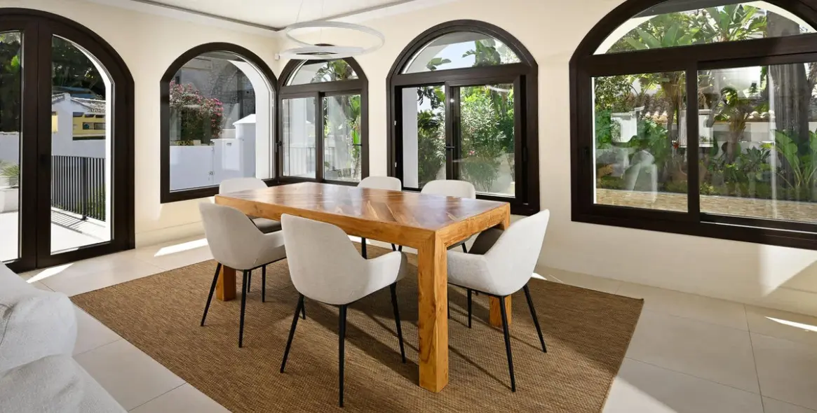 Sale of detached villa in Marbesa 10