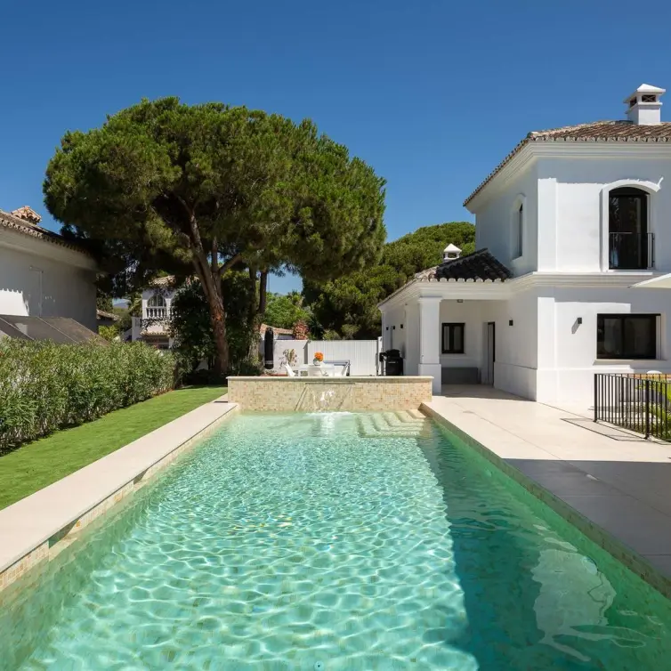 Sale of detached villa in Marbesa