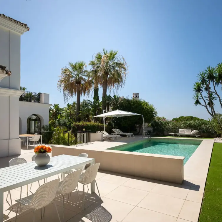 Sale of detached villa in Marbesa