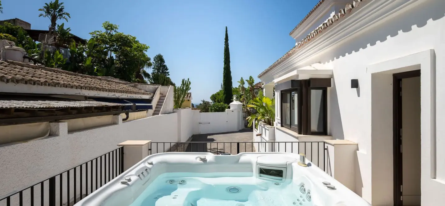 Sale of detached villa in Marbesa 4