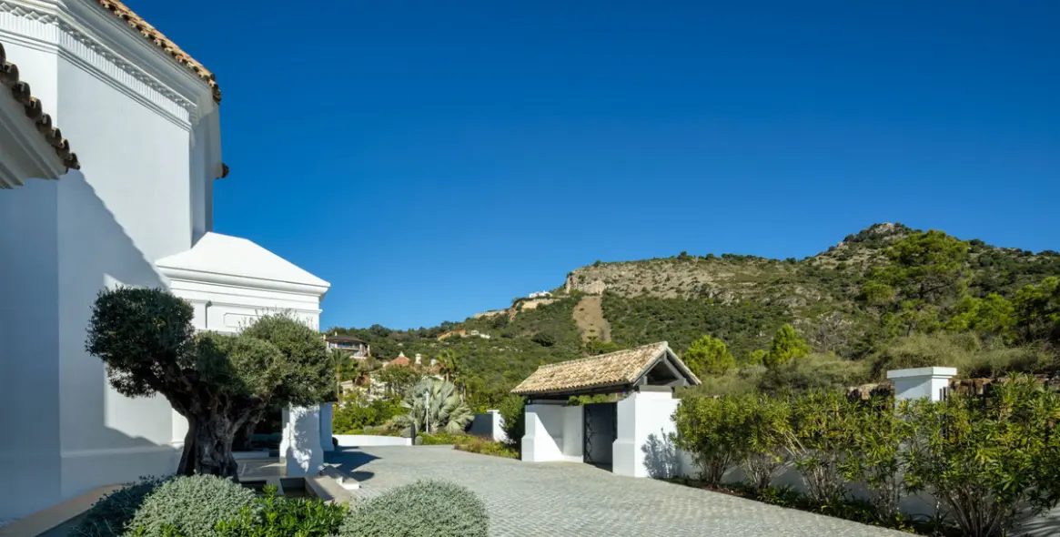 Sale of detached villa in Benahavís 43