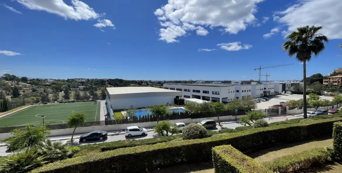 Long-term rent of middle floor apartment in Estepona 6