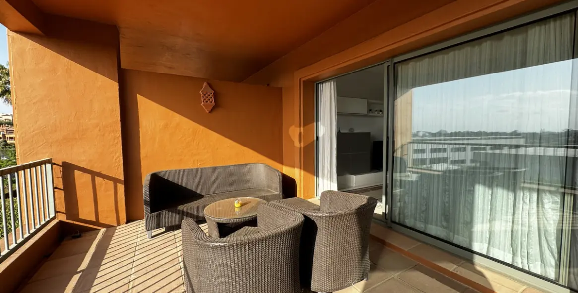 Long-term rent of middle floor apartment in Estepona 13