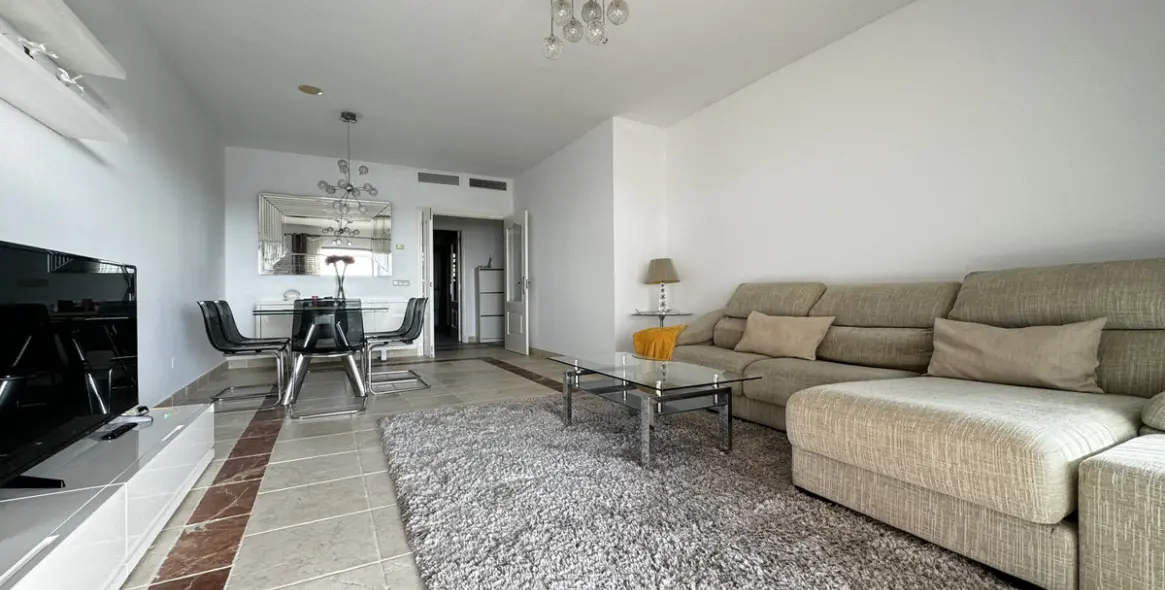 Long-term rent of middle floor apartment in Estepona 14