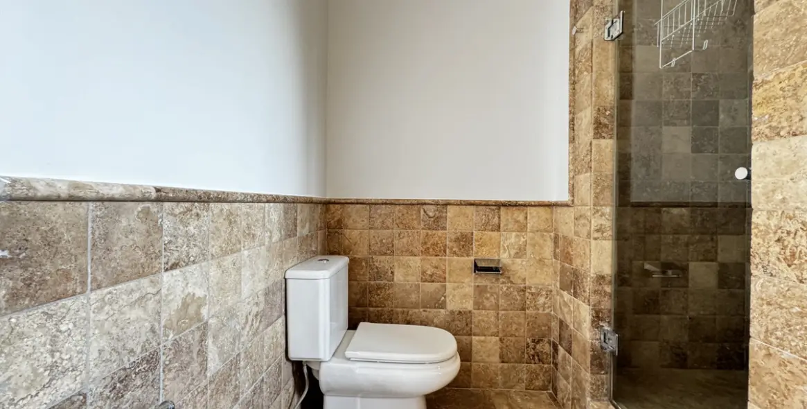 Long-term rent of middle floor apartment in Estepona 38