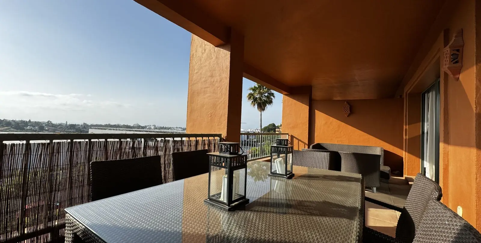 Продажа апартаментов на среднем этаже в Estepona 8