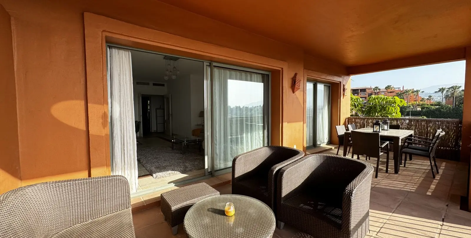 Продажа апартаментов на среднем этаже в Estepona 11
